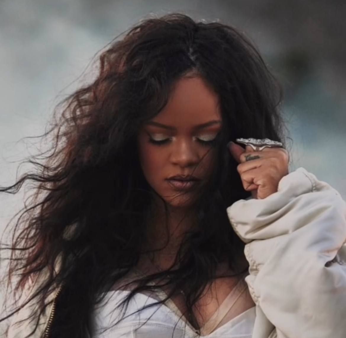 Rihanna Hottest Photos and 10 interesting facts - thecelebshub.com